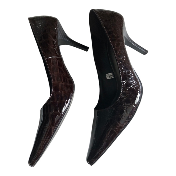 Merona Brown Heels with High Stiletto Heel and Pointed Toe - Picture 2 of 6